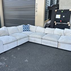 Sectional Couch 