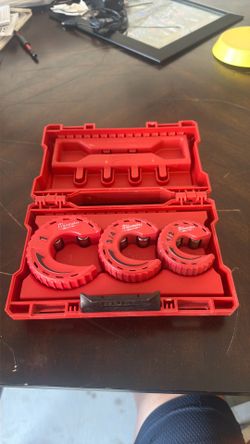 Milwaukee close quarters tubing cutters
