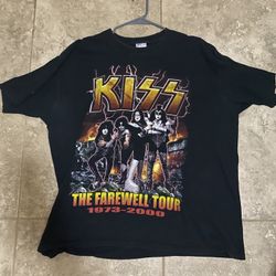 vintage kiss shirt, camo jacket and shirt size XL 