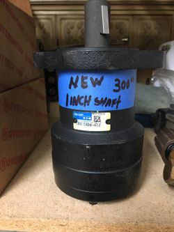 New Char-Lynn Hydraulic motor