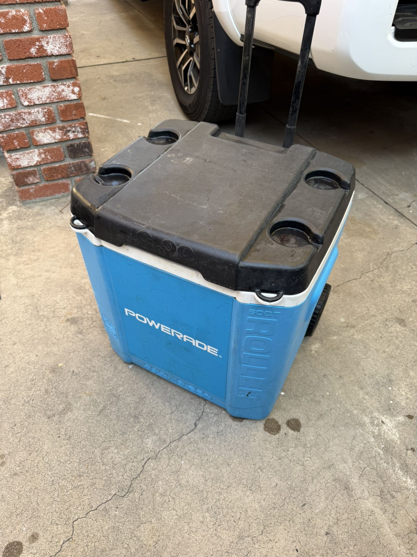 Powerade Blue Igloo Ice Chest