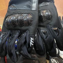 New Motorcycle Armor Gloves $35