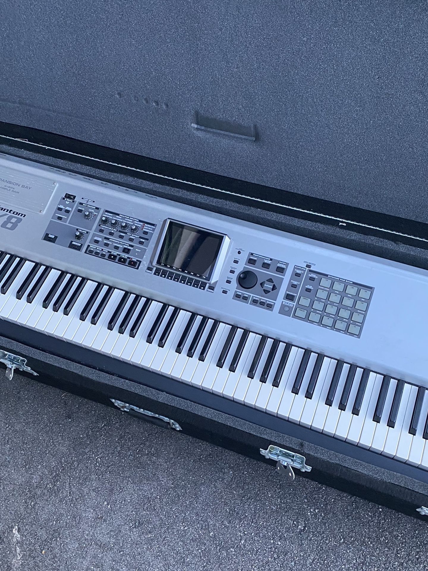 Roland Fanton X8
