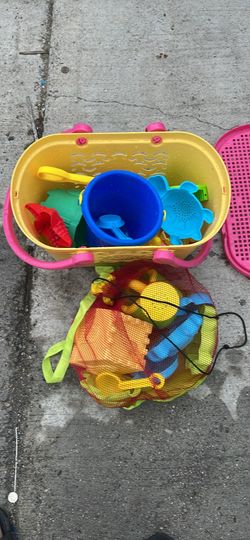 Beach Toys/Juguetes Para La Playa