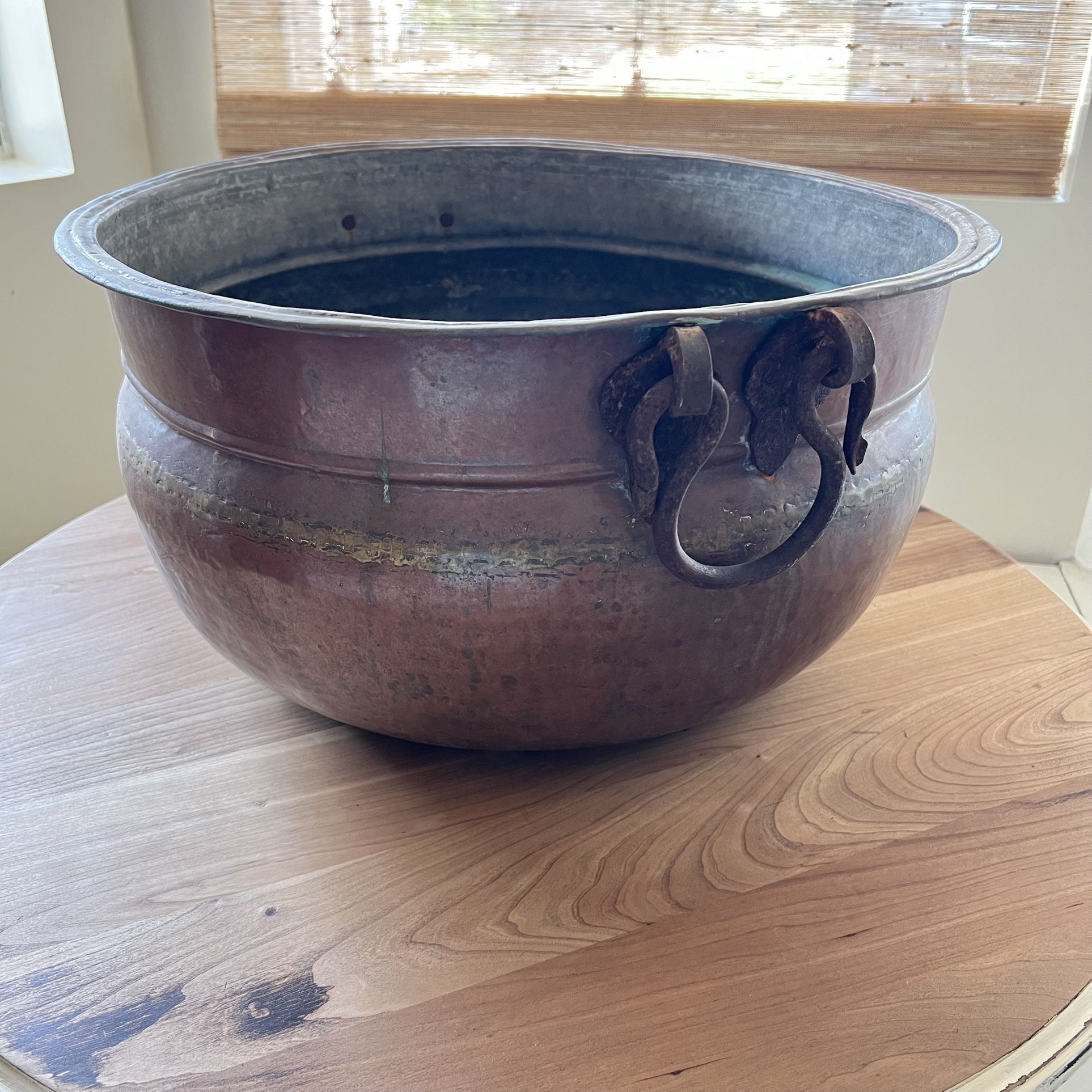 antique copper pot / cauldron