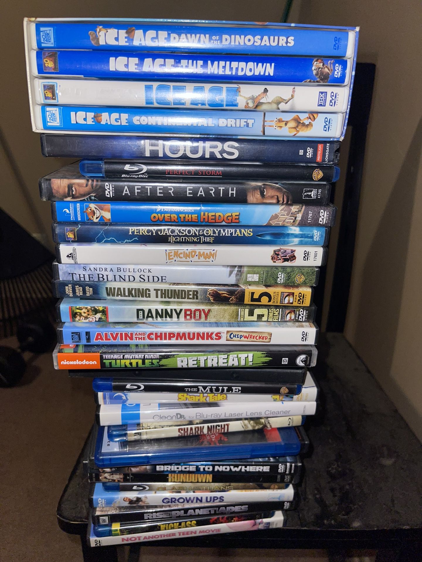 Movies 5 Dollars DVD 10 Blue ray