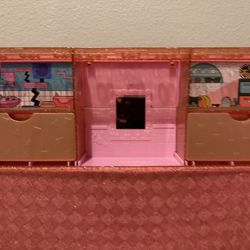 LOL Doll Pop Up Store 