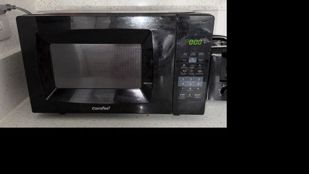Small countertop microwave