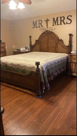 Tropical Style king size Bedroom set ( deliver available ) l