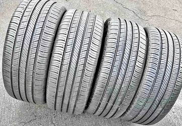 235/55/19 Michelin 📍📍 Vendo un set de llantas con 80% de vida las 4 📍🌟