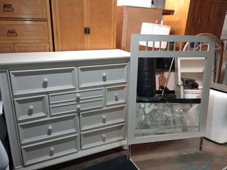 9 drawer dresser w matching mirror