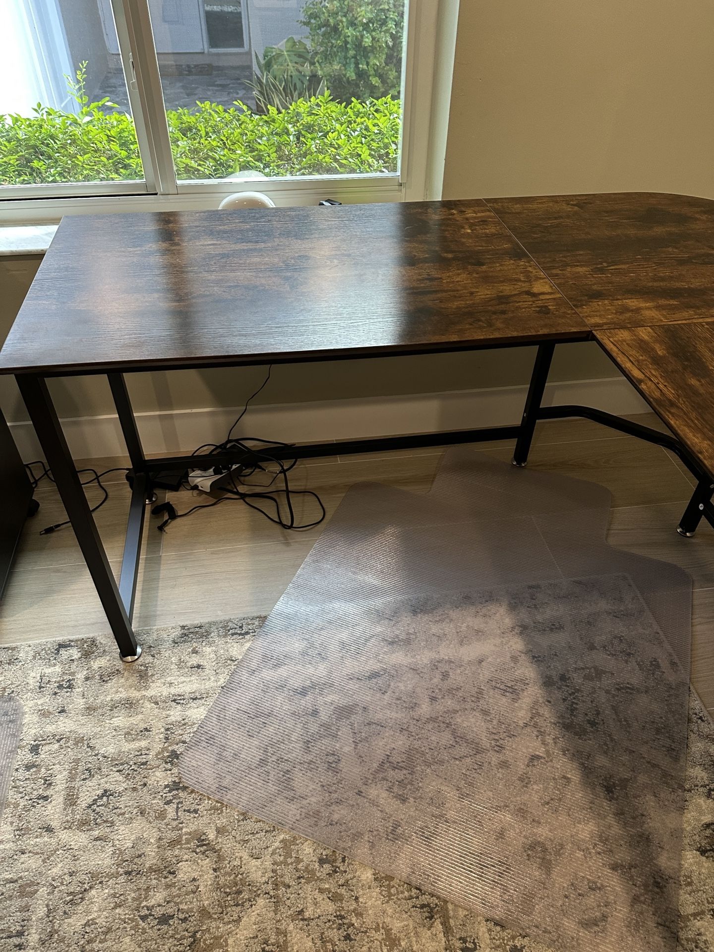 Like New Corner Desk