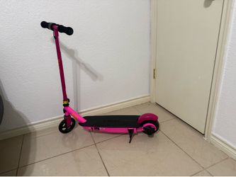 E90 Razor Electric Scooter