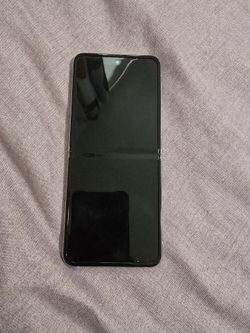 Samsung Z Flip 3. 128 Gigabytes