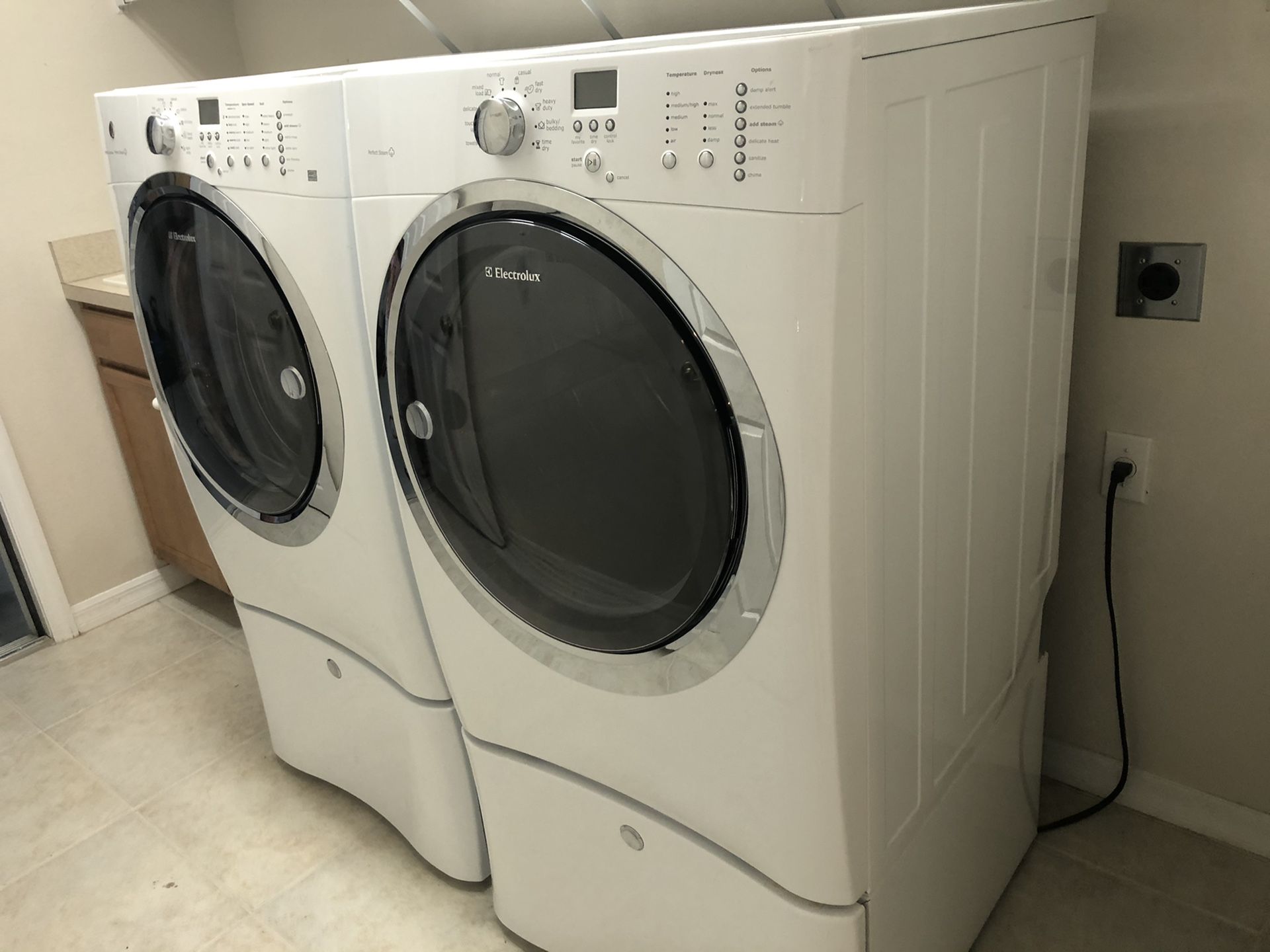 Gas Electrolux washer and dryer.