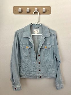 Universal Thread Women’s Small Striped Denim Jacket