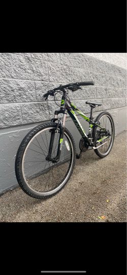 QUALITY : GIANT : MOUNTAIN BIKE : SMALL