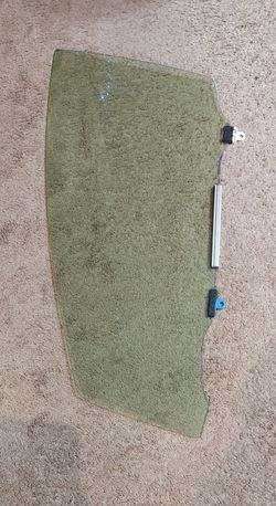 Driver's Glass and rear left Glass Toyota Prius 2010-2015