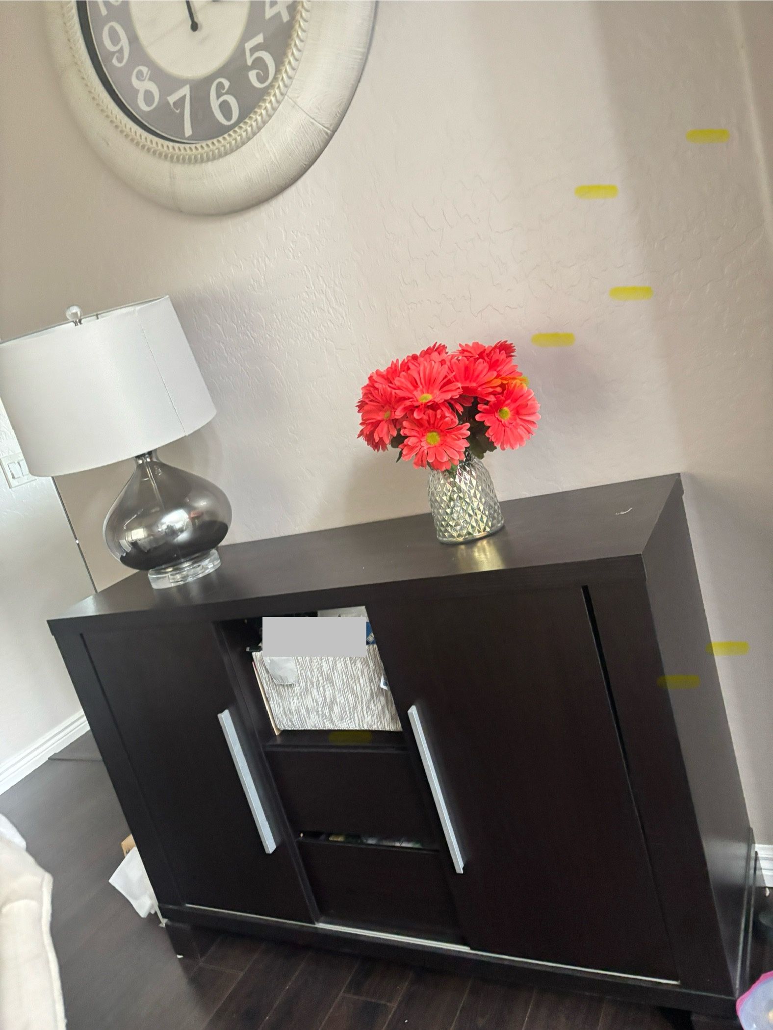 Like New! Console Cabinet/ Entryway/buffet In Great Condition 