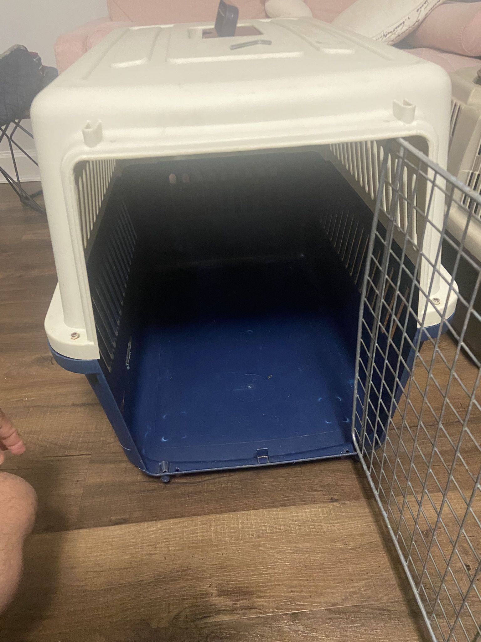Dog Kennel / Crate For Travelling