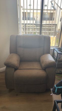Couch recliner