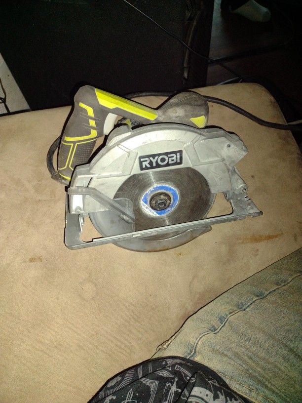 Ryobi Saw