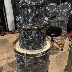 Dw Collectors 4 Piece Includes Mounting Hardware And Matching Snare 
