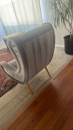 Selling Today! Must go. Make an offer. 2 Chairs.
