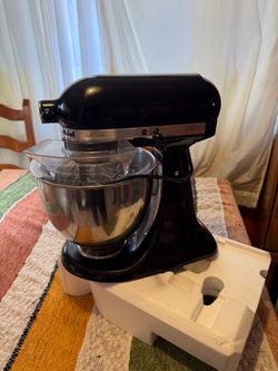 KitchenAid Artisan Stand Mixer - BRAND NEW