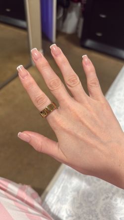 Oura ring generation 4 gold size 8