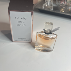 New. Mini/travel size Lancôme La Vie Est Belle Eau de Parfum