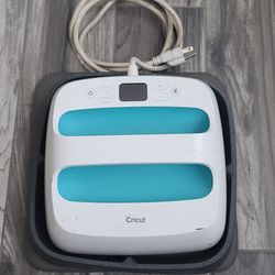 Cricut EasyPress    9" x 9"
