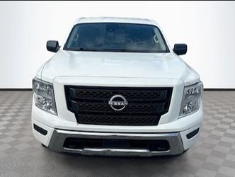 2024 Nissan
Titan SV