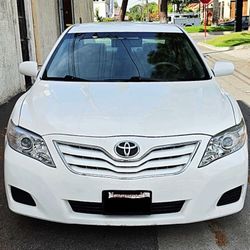 2011 TOYOTA CAMRY 