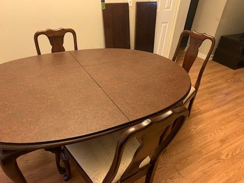 Stickley Brand Table And 6 Chairs