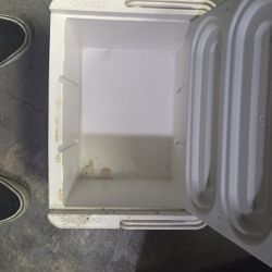 Red Camper Portable Cooler