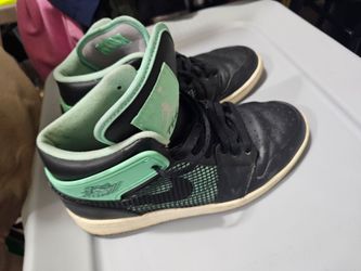 Air Jordan Retro 1s size 9.5