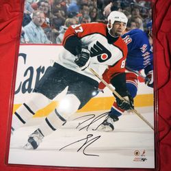 Eric Lindros Philadelphia Flyers Autographed 8x10 Photo