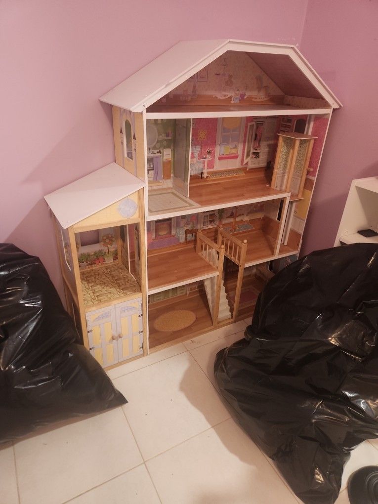 Barbie House