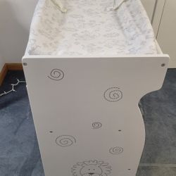 Delta Children 2-in-1 Changing Table and Storage Unit, Bianca White with Animal Motif
