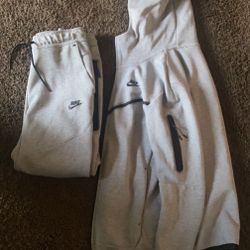 Nike Tech Fleece 