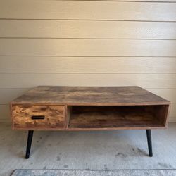 Mid-Century Modern Coffee Table – Great Condition!