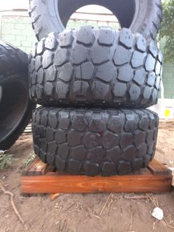 Tires 33x12.5x20