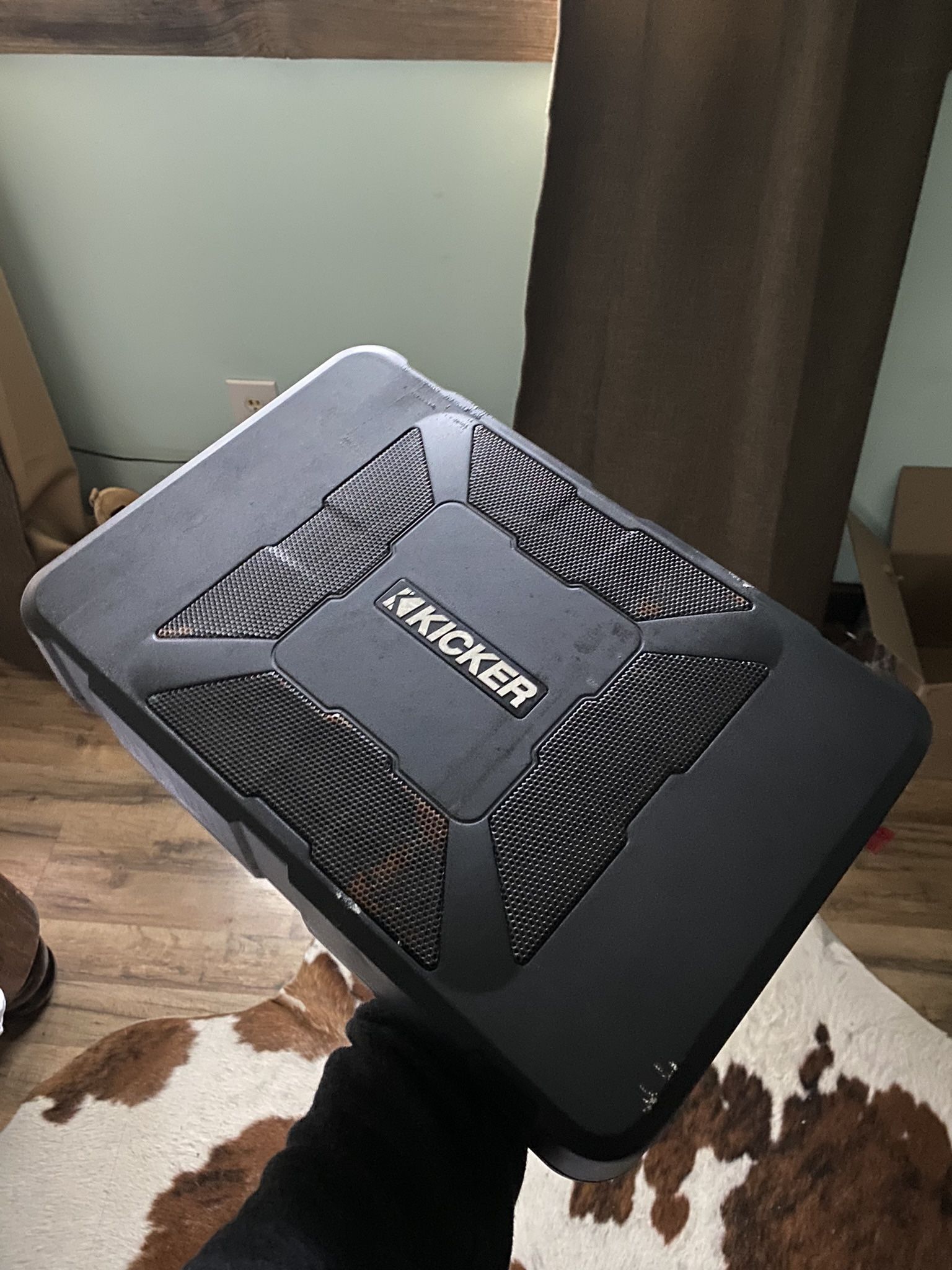 Kicker Hideaway 8” Subwoofer