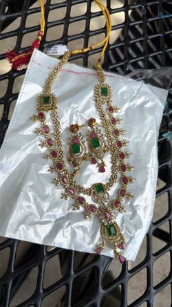 Nice necklace set