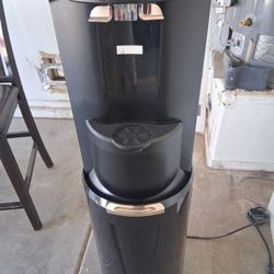 Water Dispenser 