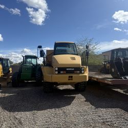 2006 CAT 725 Dump Truck. Massive!!