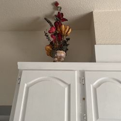 Elegant Floral Decor With Vase Stand/centerpiece