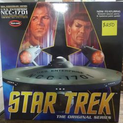 NEW STAR TREK USS ENTERPRISE NCC-1701 MODEL 50TH ANNIVERSARY EDITION