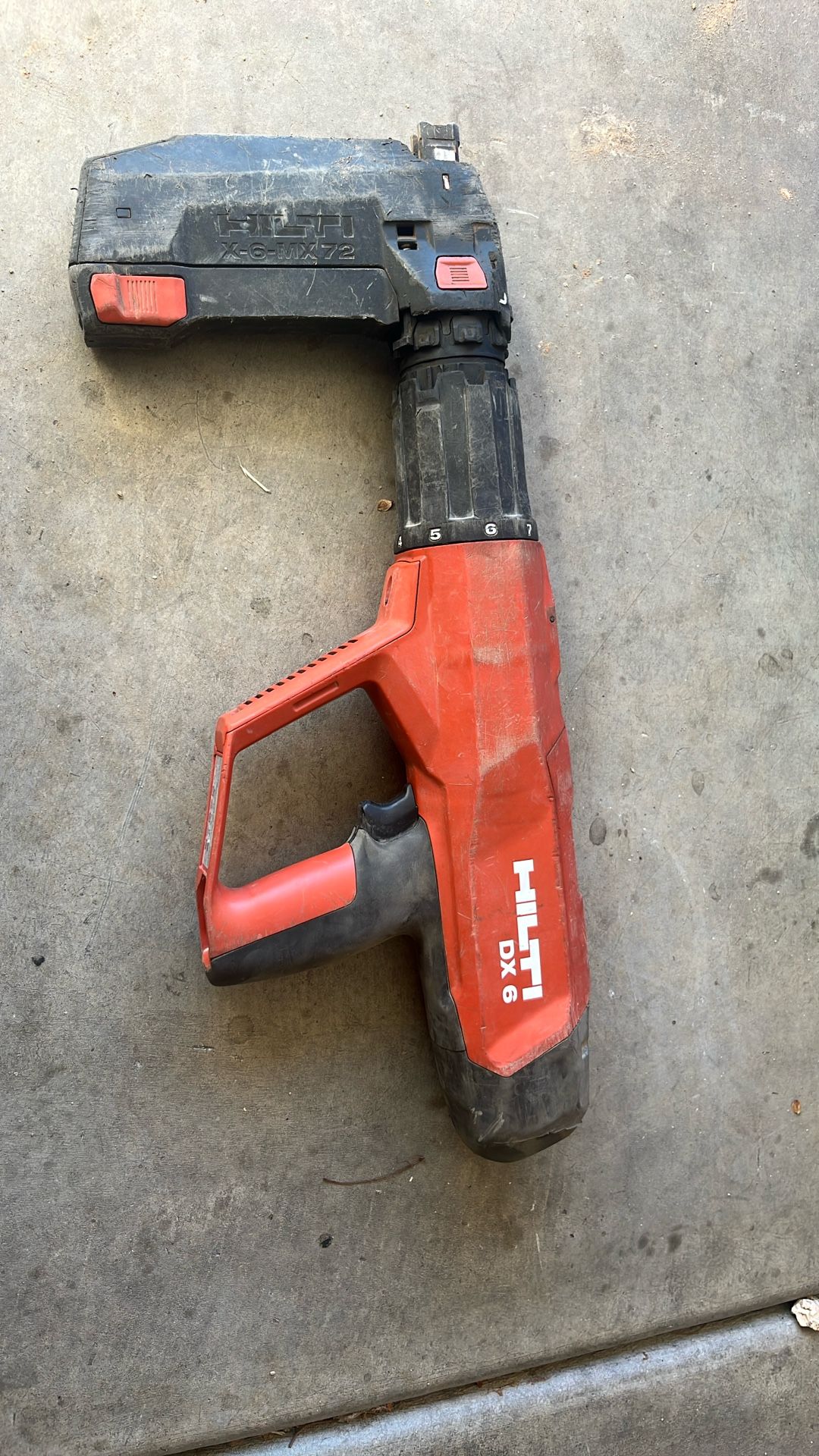 Hilti DX 6 MX Powder-actuated tool with magazine